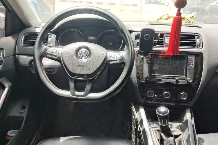 Used Volkswagen Sagitar 2017 1.6L Manual Comfort Model Center Console