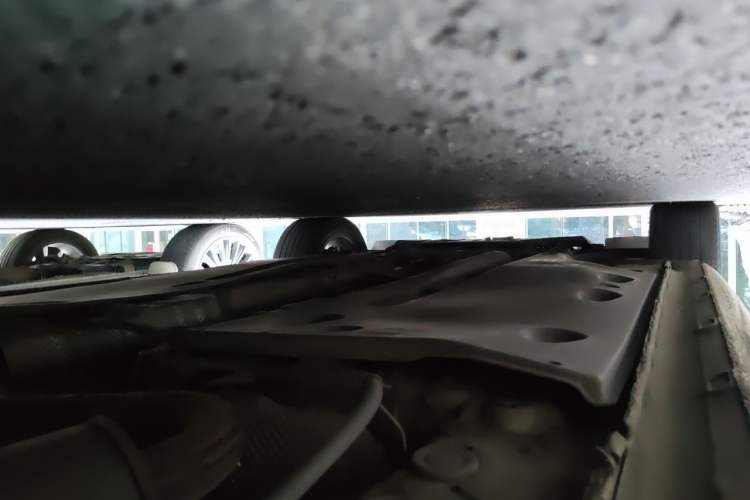 Used Volkswagen Sagitar 2017 1.6L Manual Comfort Model Chassis Rear Left