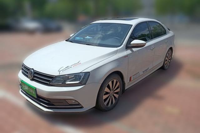 Używany Volkswagen Sagitar 2017 230TSI Manual Comfort Model