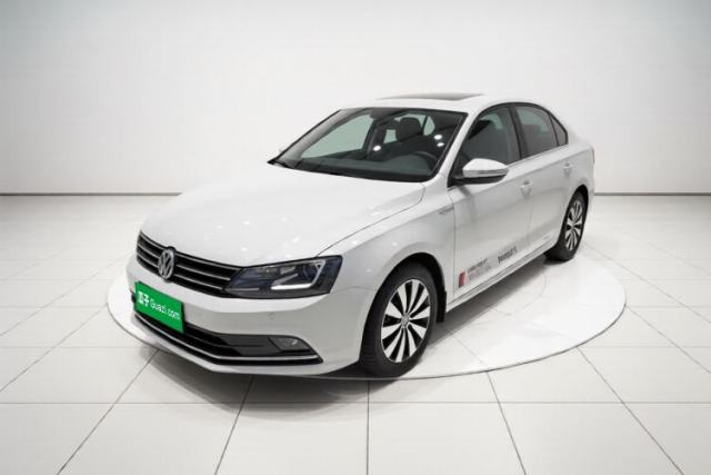 Volkswagen Sagitar 2017 230TSI Manual Comfort Model usado