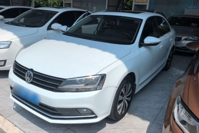Used Volkswagen Sagitar 2017 230TSI Automatic Comfort Version