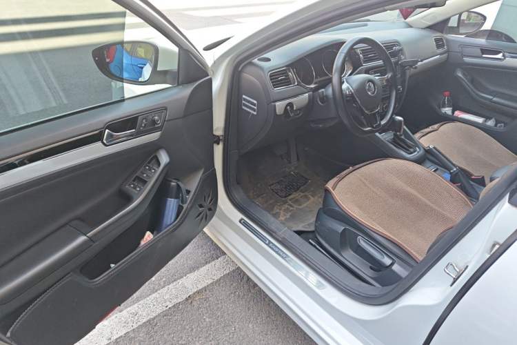 Used Volkswagen Sagitar 2017 1.6L Automatic Comfort Model Driver Seat