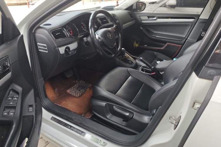 Used Volkswagen Sagitar 2017 1.6L Automatic Comfort Model Driver Seat