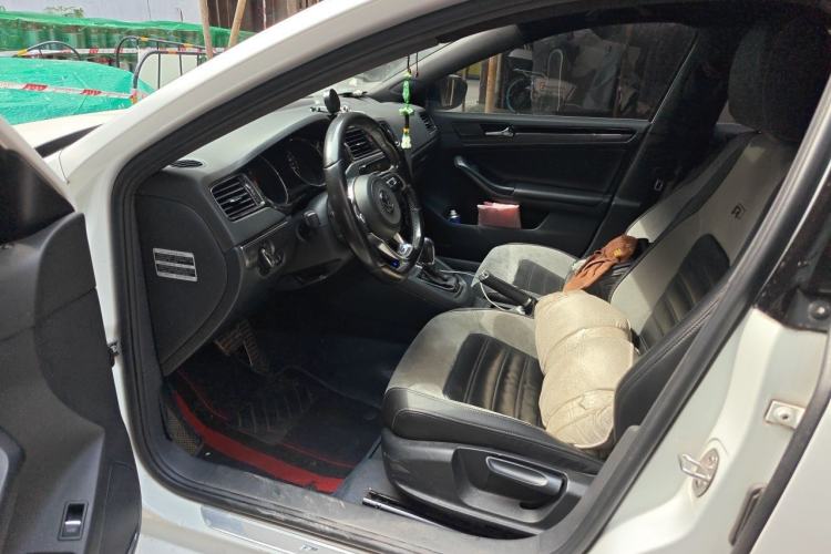 Used Volkswagen Sagitar 2017 280TSI Automatic R-Line Driver Seat