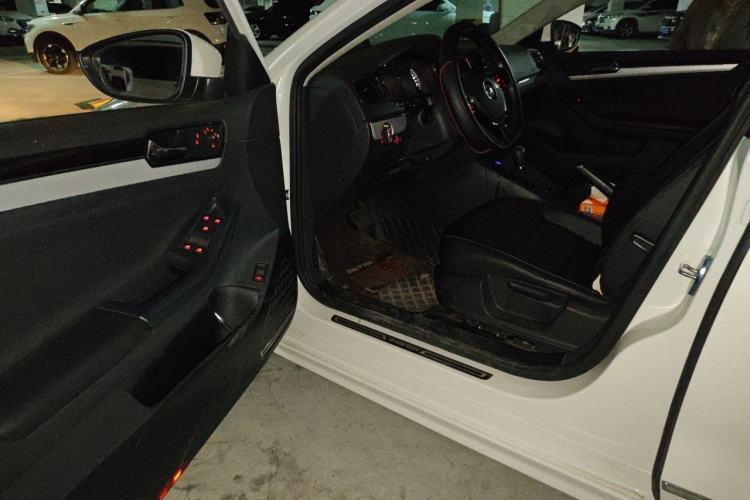 Used Volkswagen Sagitar 2017 1.6L Automatic Comfort Model Driver Seat