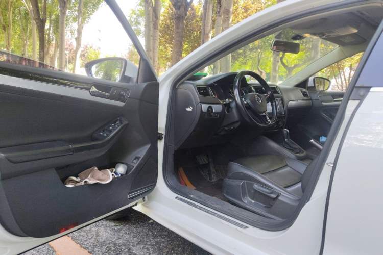 Used Volkswagen Sagitar 2017 1.6L Automatic Comfort Model Driver Seat