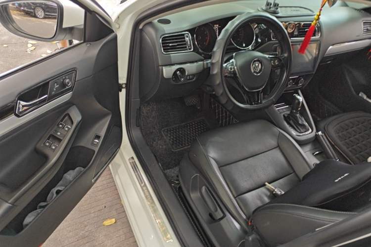Used Volkswagen Sagitar 2017 280TSI Automatic Flagship Model Driver Seat