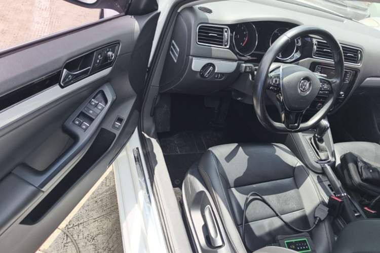 Used Volkswagen Sagitar 2017 1.6L Automatic Comfort Model Driver Seat