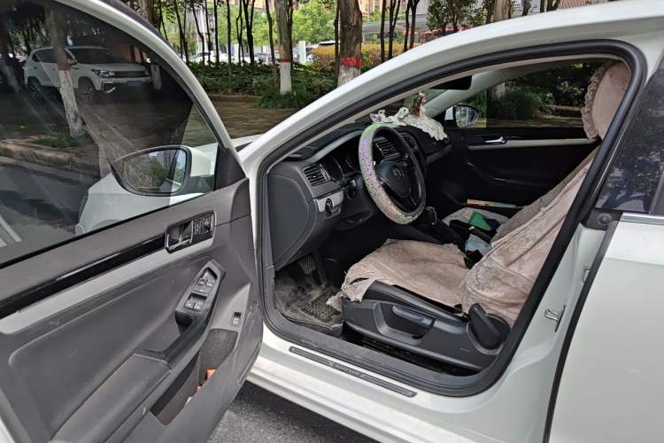 Used Volkswagen Sagitar 2017 1.6L Automatic Comfort Model Driver Seat