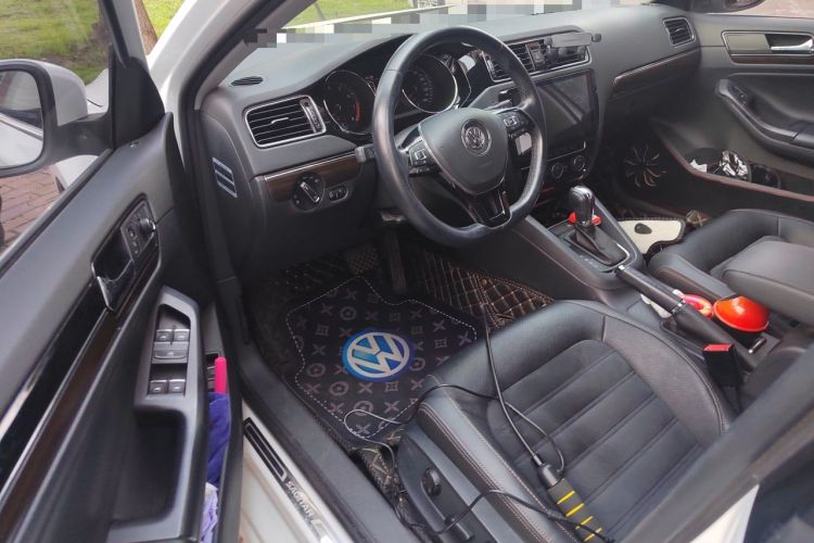 Used Volkswagen Sagitar 2017 230TSI Automatic Luxury Edition Driver Seat