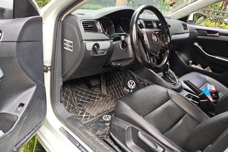 Used Volkswagen Sagitar 2017 1.6L Automatic Comfort Model Driver Seat