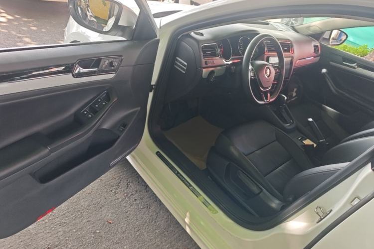 Used Volkswagen Sagitar 2017 1.6L Automatic Comfort Model Driver Seat