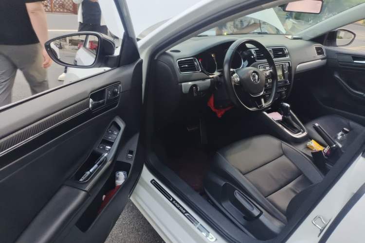 Used Volkswagen Sagitar 2017 1.6L Automatic Comfort Model Driver Seat