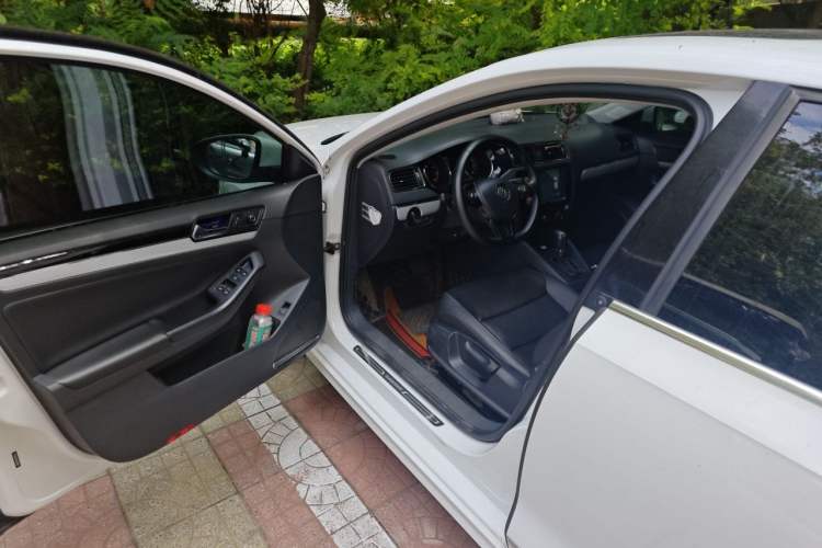 Used Volkswagen Sagitar 2017 1.6L Automatic Comfort Model Driver Seat