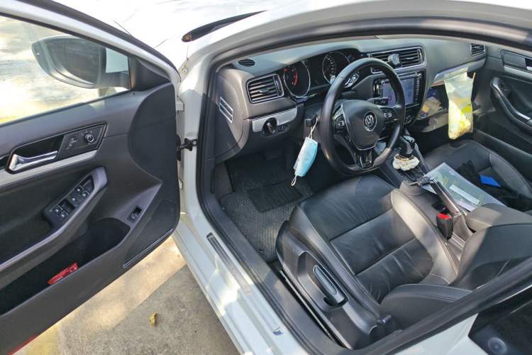 Used Volkswagen Sagitar 2017 1.6L Automatic Comfort Model Driver Seat