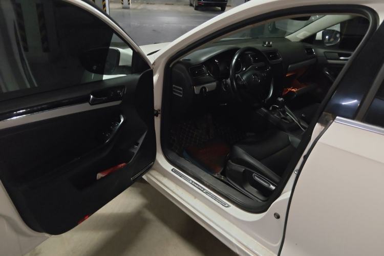 Used Volkswagen Sagitar 2017 180TSI Automatic Leading Model Driver Seat