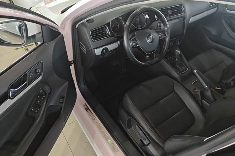 Used Volkswagen Sagitar 2017 1.6L Automatic Comfort Model Driver Seat