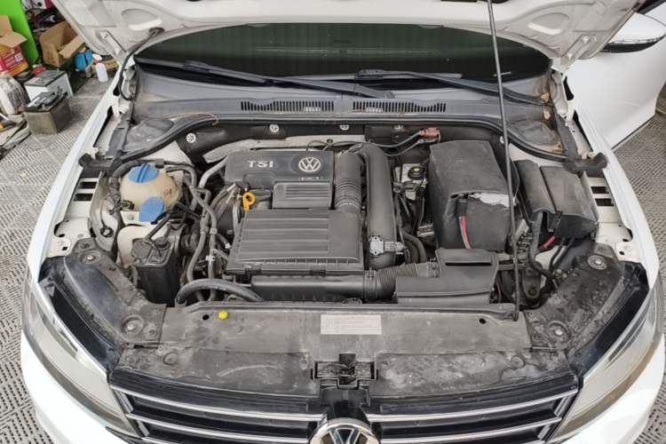 Used Volkswagen Sagitar 2017 180TSI Automatic Leading Model Engine Bay