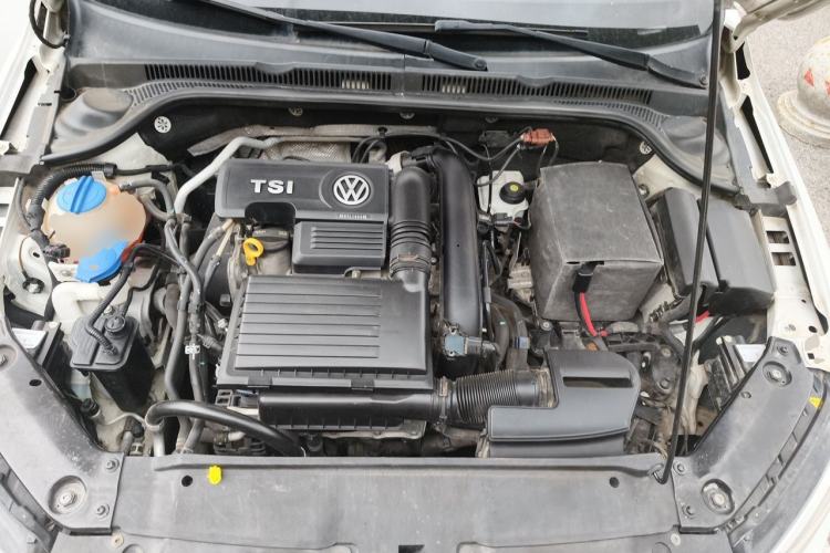 Used Volkswagen Sagitar 2017 230TSI Automatic Luxury Edition Engine Bay