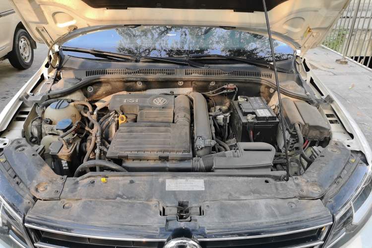Used Volkswagen Sagitar 2017 230TSI Automatic Luxury Edition Engine Bay