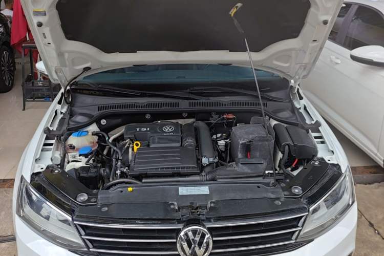 Used Volkswagen Sagitar 2017 230TSI Automatic Comfort Version Engine Bay