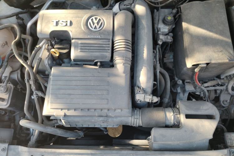 Used Volkswagen Sagitar 2017 180TSI Automatic Luxury Edition Engine Bay