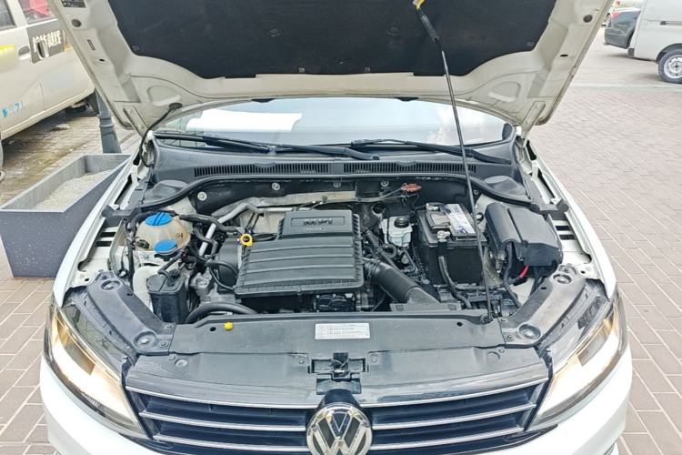 Used Volkswagen Sagitar 2017 1.6L Manual Comfort Model Engine Bay