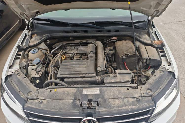 Used Volkswagen Sagitar 2017 180TSI Automatic Leading Model Engine Bay