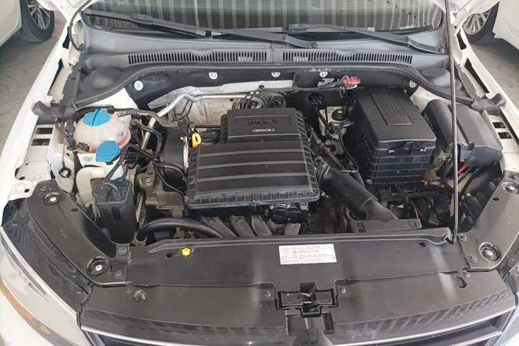 Used Volkswagen Sagitar 2017 1.6L Automatic Fashion Model Engine Bay