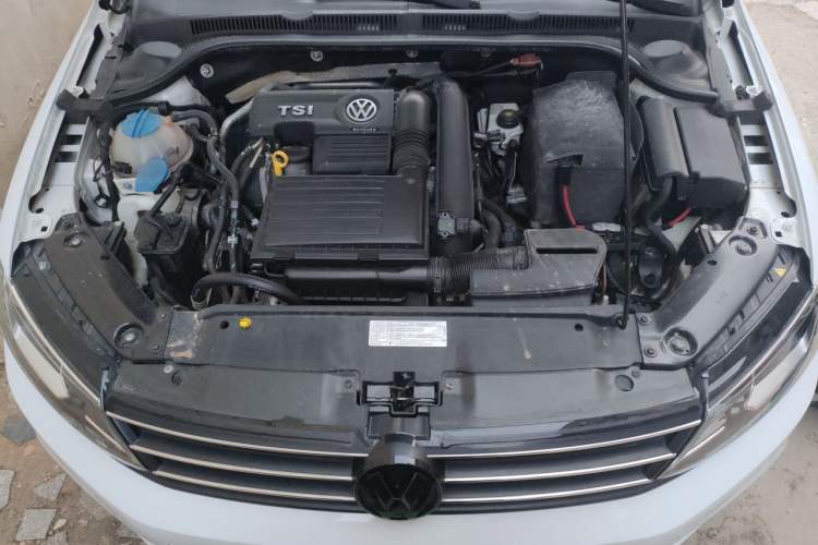 Used Volkswagen Sagitar 2017 230TSI Automatic Luxury Edition Engine Bay