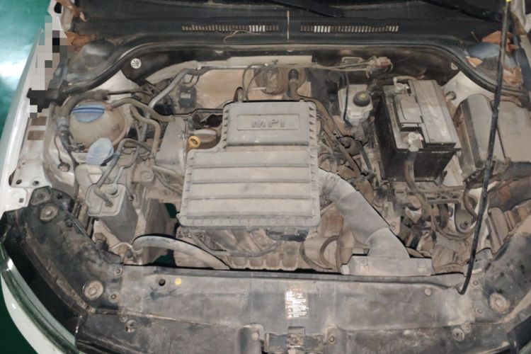 Used Volkswagen Sagitar 2017 1.6L Manual Comfort Model Engine Bay