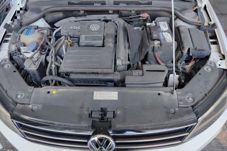 Used Volkswagen Sagitar 2017 180TSI Automatic Luxury Edition Engine Bay