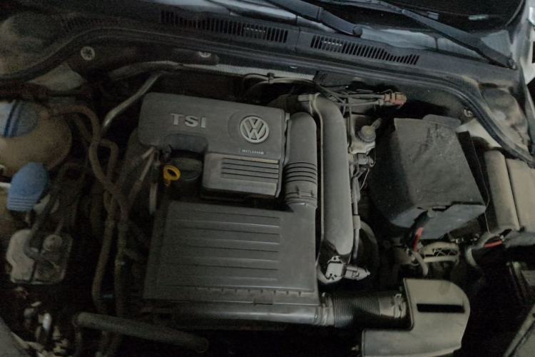 Used Volkswagen Sagitar 2017 230TSI Automatic Luxury Edition Engine Bay