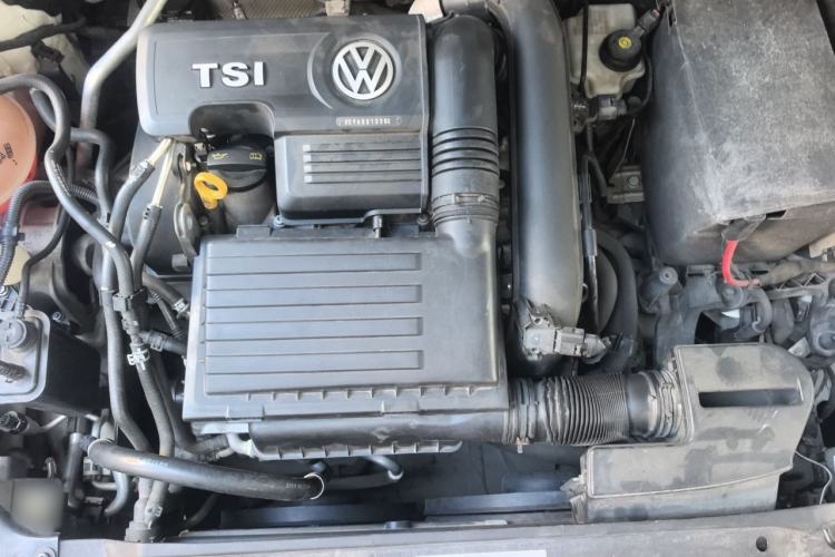 Used Volkswagen Sagitar 2017 180TSI Automatic Luxury Edition Engine Bay