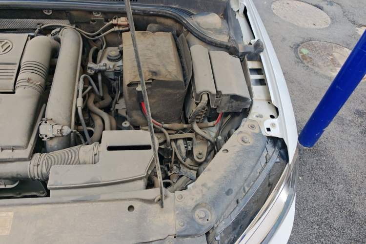 Used Volkswagen Sagitar 2017 180TSI Automatic Luxury Edition Engine Bay Left
