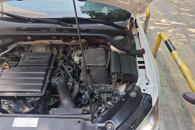 Used Volkswagen Sagitar 2017 1.6L Manual Comfort Model Engine Bay Left
