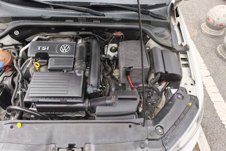 Used Volkswagen Sagitar 2017 230TSI Automatic Luxury Edition Engine Bay Left
