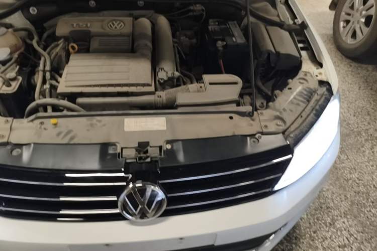 Used Volkswagen Sagitar 2017 230TSI Automatic Comfort Version Engine Bay Left