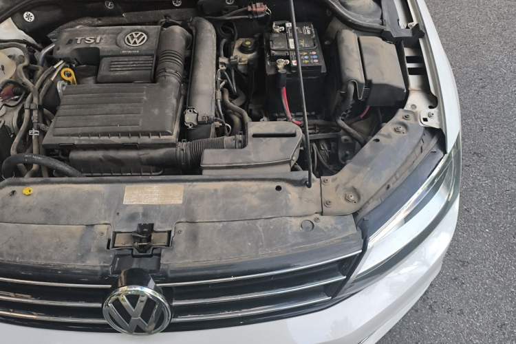 Used Volkswagen Sagitar 2017 230TSI Automatic Comfort Version Engine Bay Left