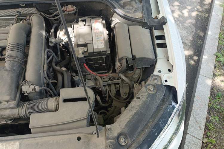 Used Volkswagen Sagitar 2017 230TSI Automatic Comfort Version Engine Bay Left