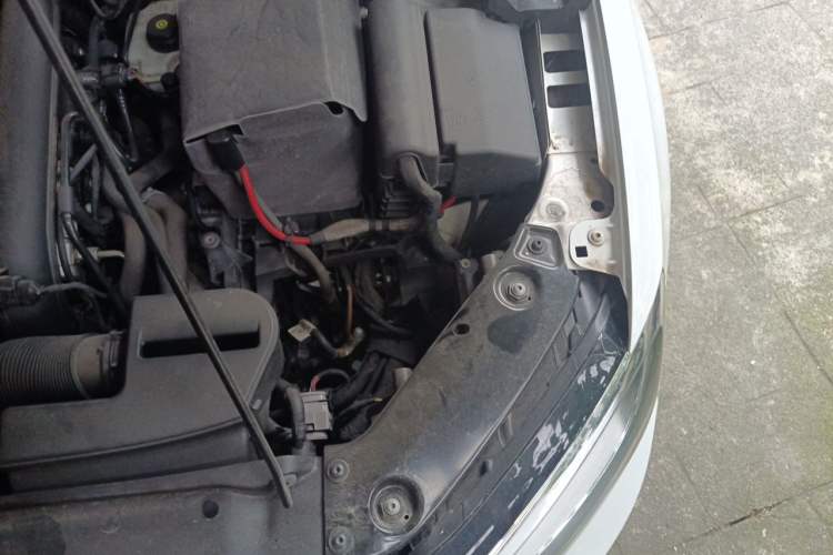 Used Volkswagen Sagitar 2017 230TSI Automatic Comfort Version Engine Bay Left