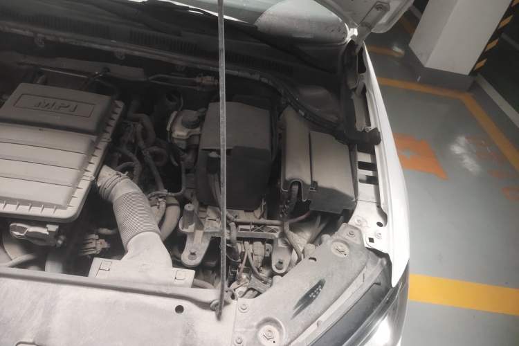 Used Volkswagen Sagitar 2017 1.6L Manual Comfort Model Engine Bay Left