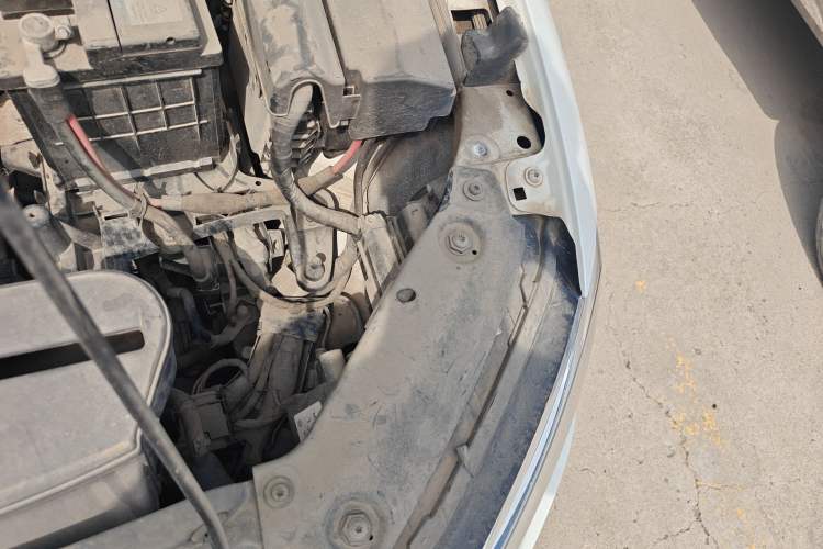 Used Volkswagen Sagitar 2017 230TSI Automatic Comfort Version Engine Bay Left