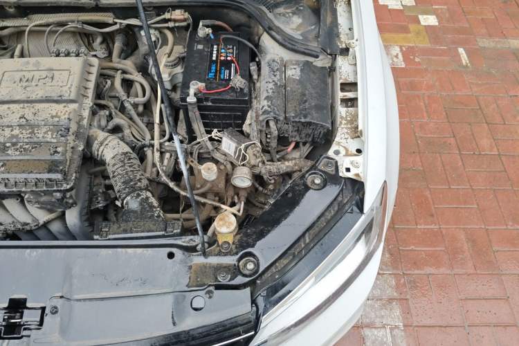 Used Volkswagen Sagitar 2017 1.6L Manual Comfort Model Engine Bay Left