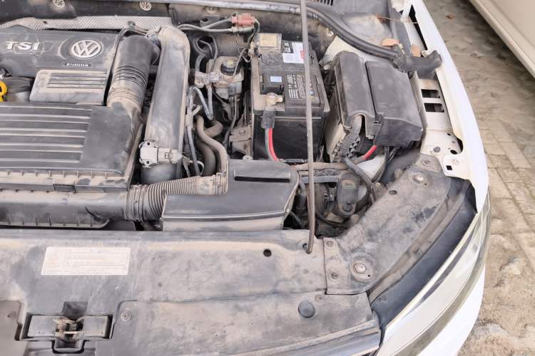 Used Volkswagen Sagitar 2017 180TSI Automatic Leading Model Engine Bay Left