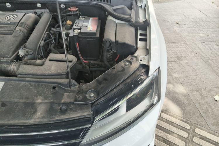 Used Volkswagen Sagitar 2017 230TSI Automatic Comfort Version Engine Bay Left