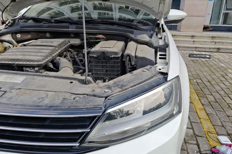 Used Volkswagen Sagitar 2017 1.6L Automatic Comfort Model Engine Bay Left