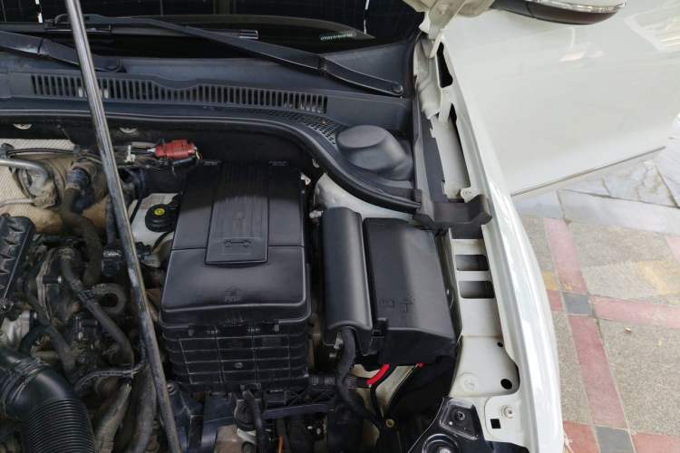 Used Volkswagen Sagitar 2017 1.6L Automatic Comfort Model Engine Bay Left