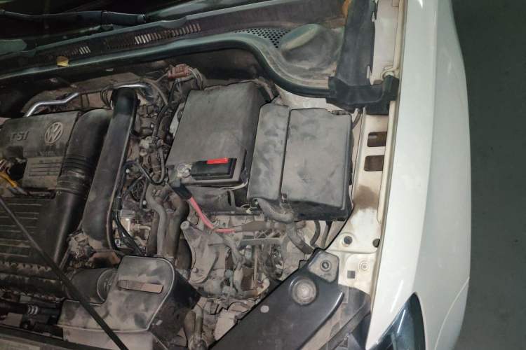 Used Volkswagen Sagitar 2017 230TSI Automatic Comfort Version Engine Bay Left