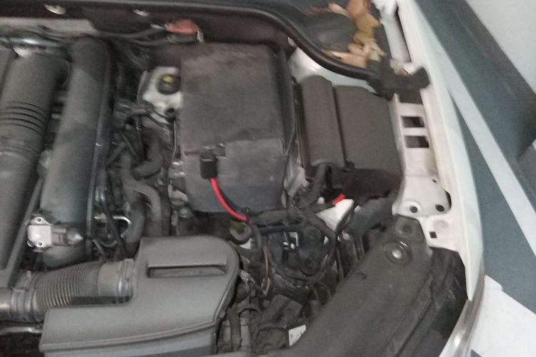 Used Volkswagen Sagitar 2017 180TSI Automatic Luxury Edition Engine Bay Left